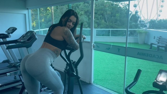 HELP ME SNAKING UP WITH MY LEGING PANTS AND I'LL HELP YOU CUM, PAPI ????????????