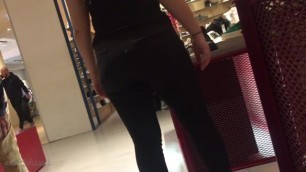Candid Walk 5 - Retail Booty