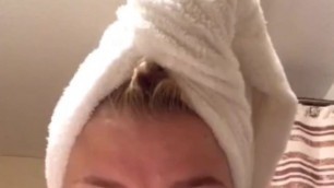 Michaleigha Gilliland  (Kansas Snowbunny on periscope again)
